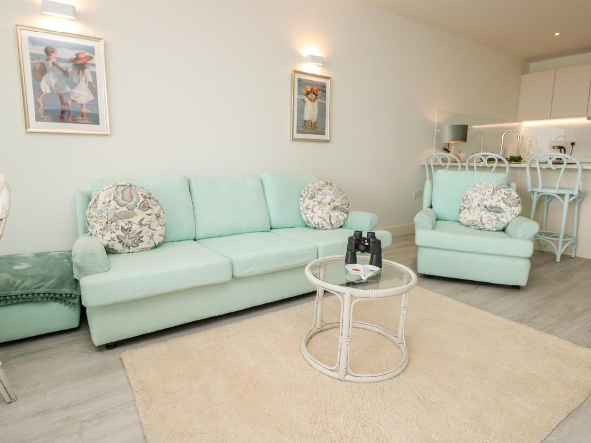 20 Summer Place * Torquay
