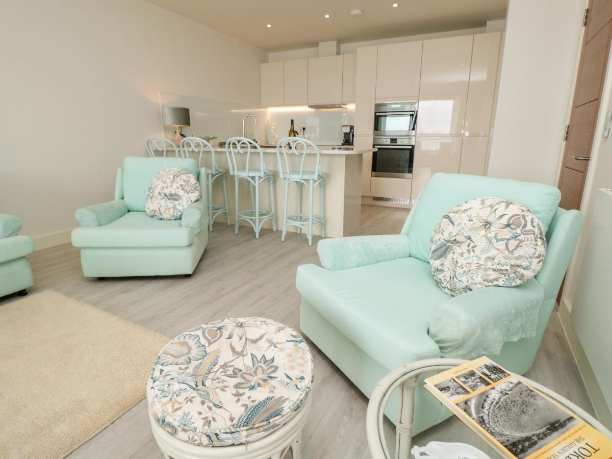 20 Summer Place * Torquay